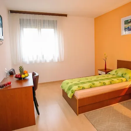 Medium Mostar
