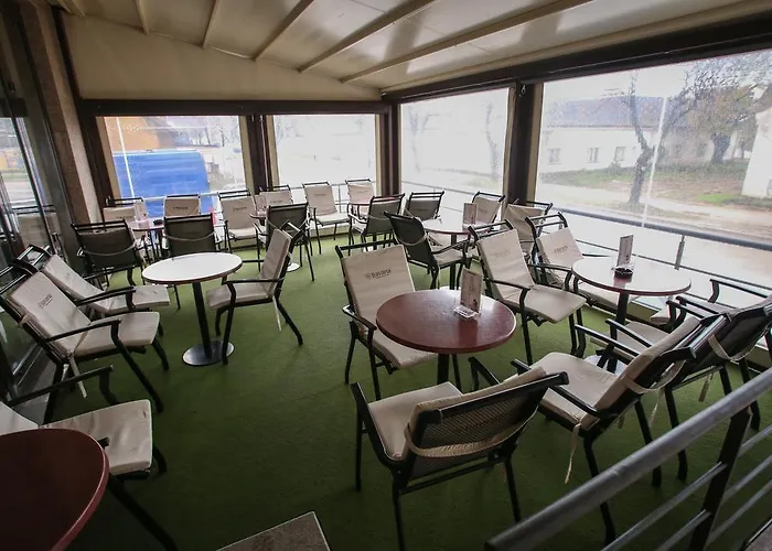 Medium Ξενοδοχείο Μόσταρ